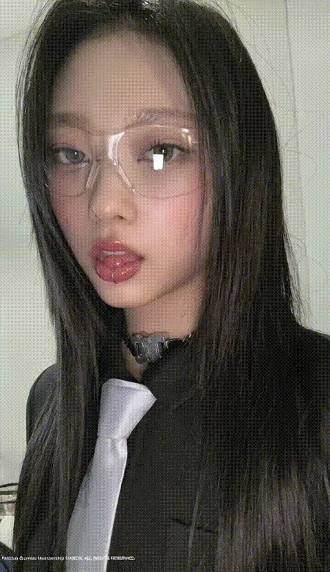 Haerin - cum on face 0