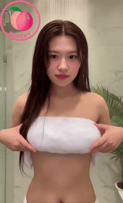 Yujin - shows tits