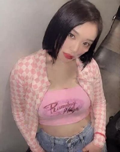 Gahyeon - shows boobs
