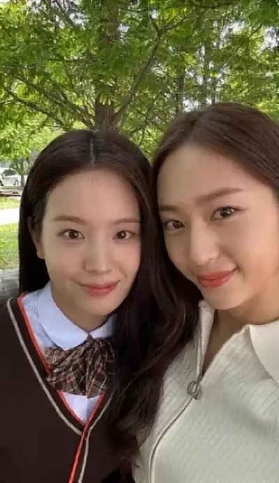 Gyuri and Krystal photo set