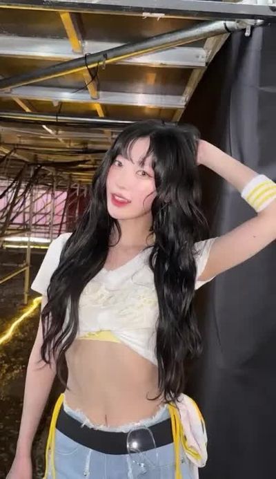 Choerry - shows boobs