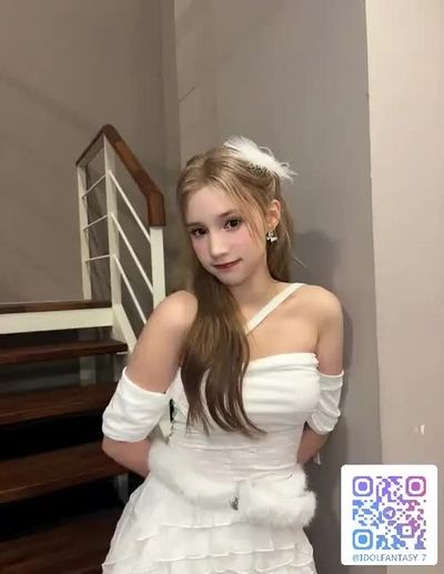 Huening Bahiyyih - naked