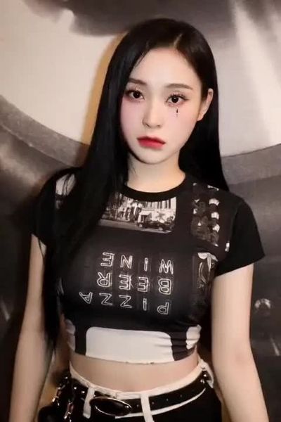 Gahyeon - shows tits