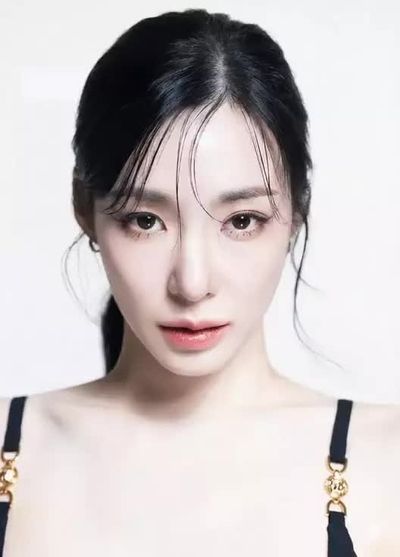 Tiffany - using dildo