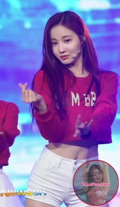 Yeonwoo - shows boobs