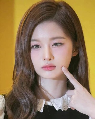 Sullyoon - sucking deep