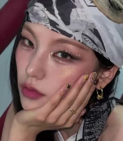 Yeji - sucking deep