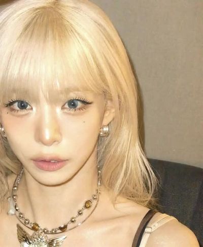 Chaeyoung - sucking deep