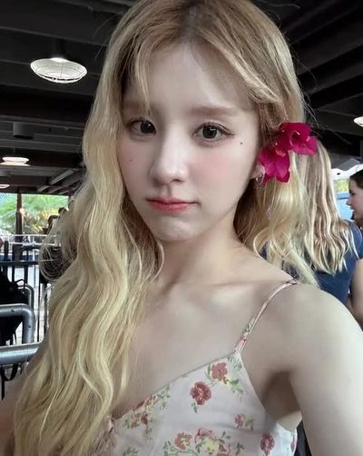 Heejin - play with pussy