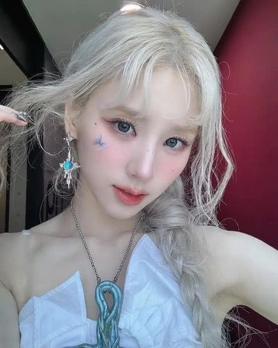 Heejin - play with pussy