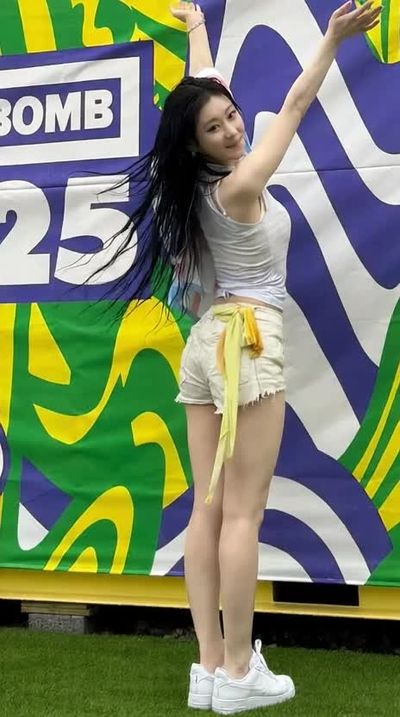 Chaeryeong - shows boobs