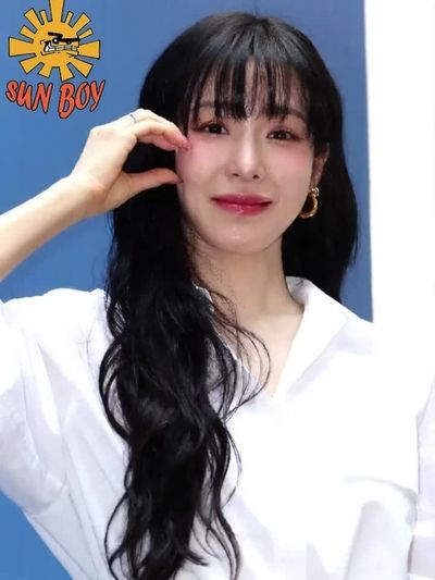 Tiffany - shows tits