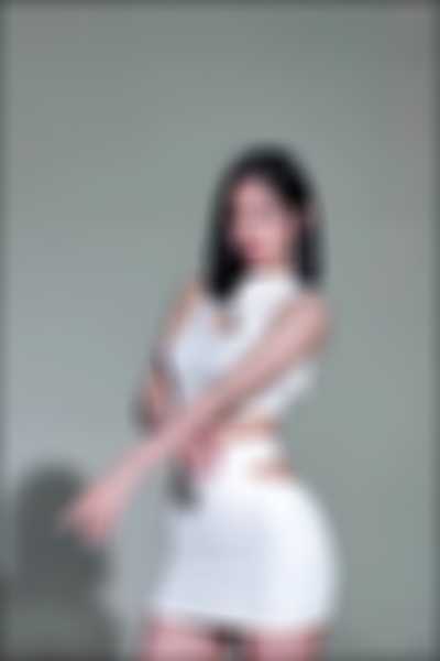 Sohee - shaved pussy