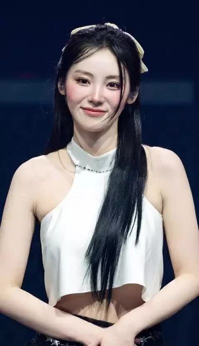 JinSoul - shows tits