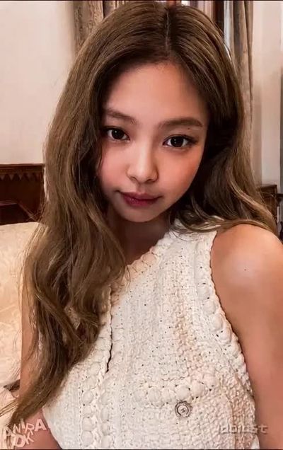 Jennie - facial
