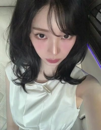 Karina - shows boobs