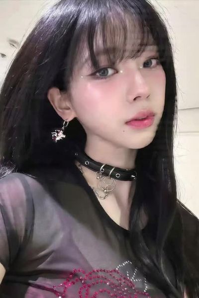 Karina - gives handjob