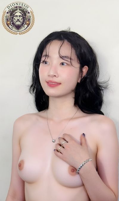 Won Ji-an - nude