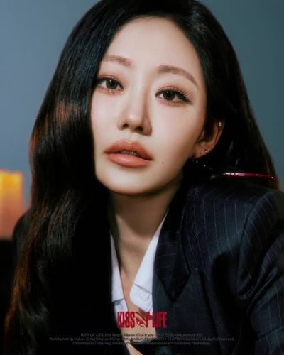 Julie - cum in mouth