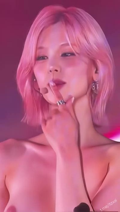 Yeji - naked on stage