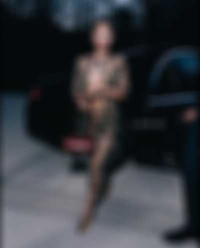 Jennie - public nude