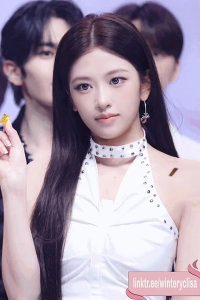 Yujin - gives footjob