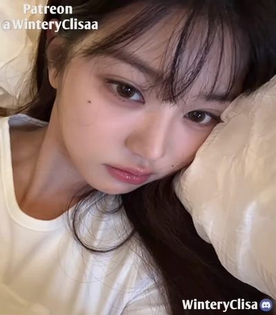 Wonyoung - play with pussy