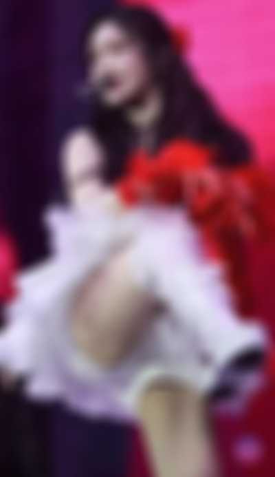 Leeseo - using dildo