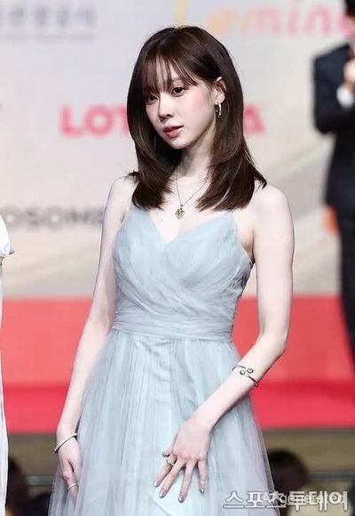 Winter - play with pussy