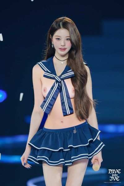 Wonyoung - naked on stage