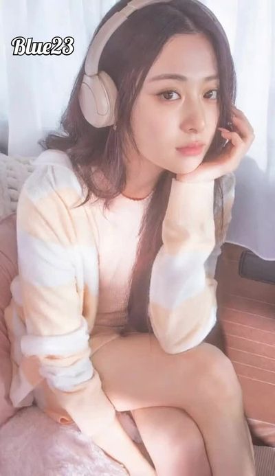 Yunjin - sucking cock