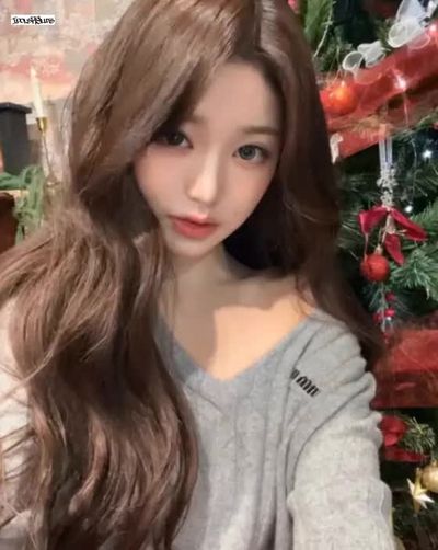 Wonyoung - play with pussy