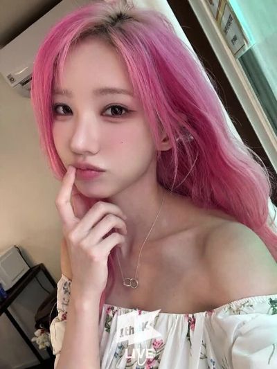 Magenta - pov blowjob