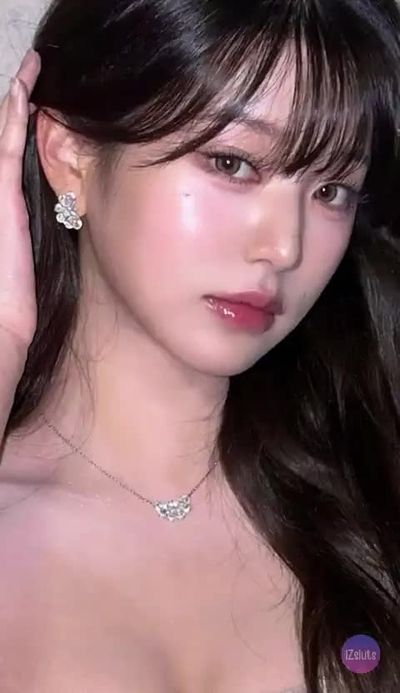 Wonyoung - play with pussy