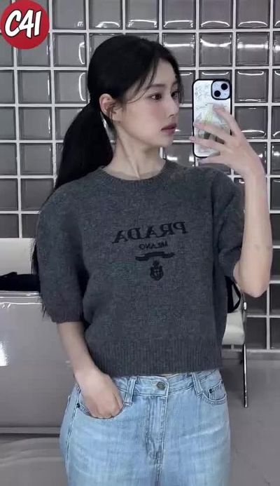 Hyewon - shows tits