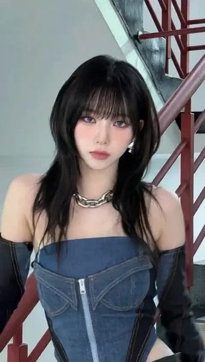 Karina - titjob