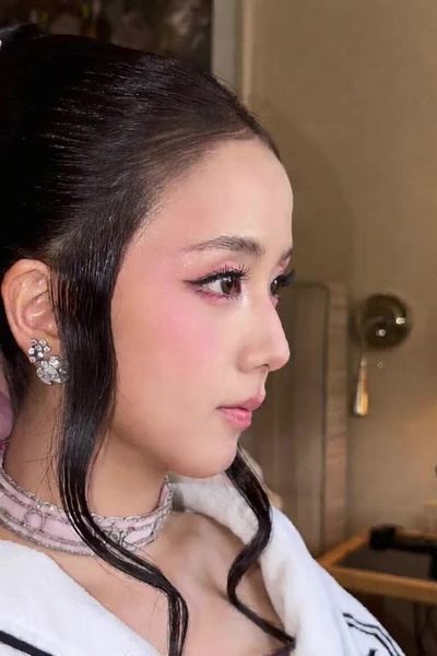 Jisoo - sucking deep