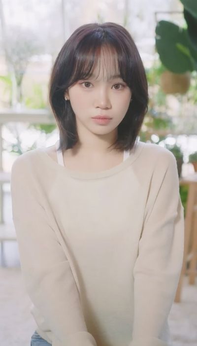 Chaewon - shows tits