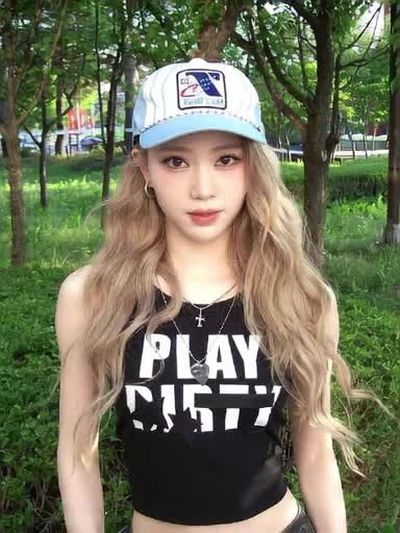 Xiaoting - shows tits