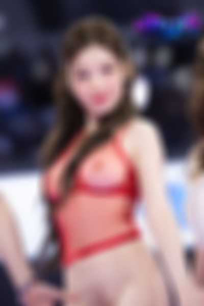 Sana - nude on stage