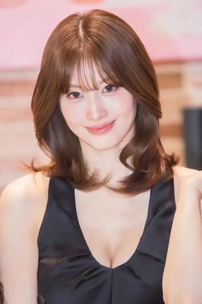 Momo - shows boobs