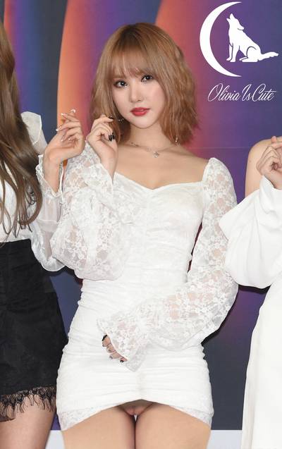 Eunha - public pussy