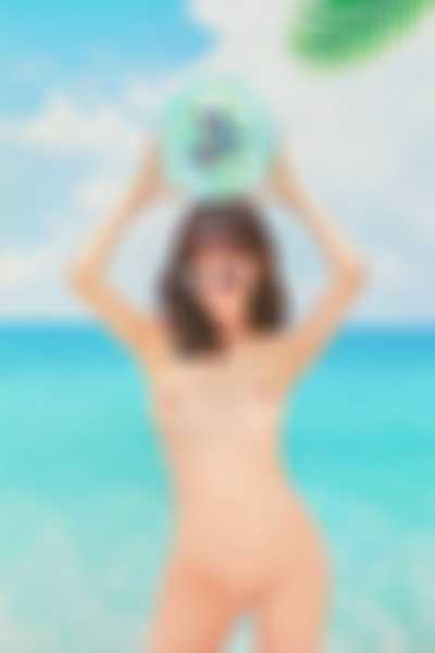 Momo - nude body