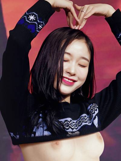 Gahyeon - shows tits