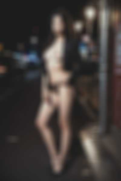 Yeonwoo - public nude