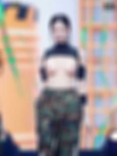 Chaeryeong - naked on stage